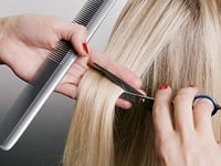 Стрижка волос в салоне красоты «Марина»